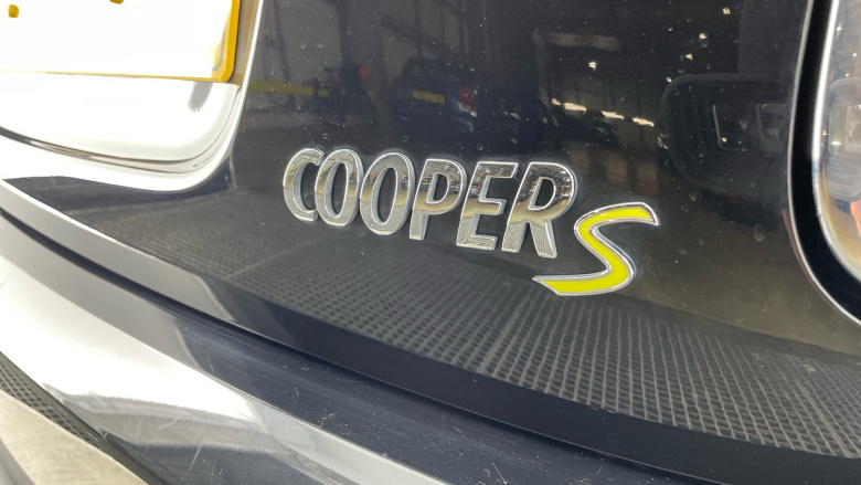 MINI Hatchback 135kW Cooper S Level 2 33kWh 3dr Auto Electric Hatchback